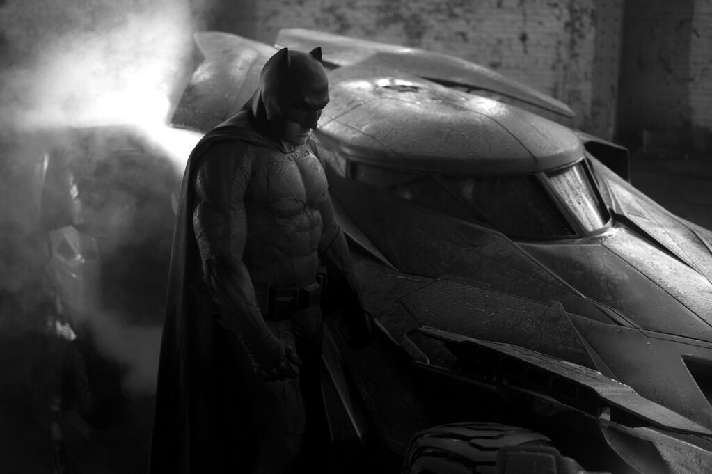 Batman vs Superman: Batman et sa Batmobile se dévoilent !