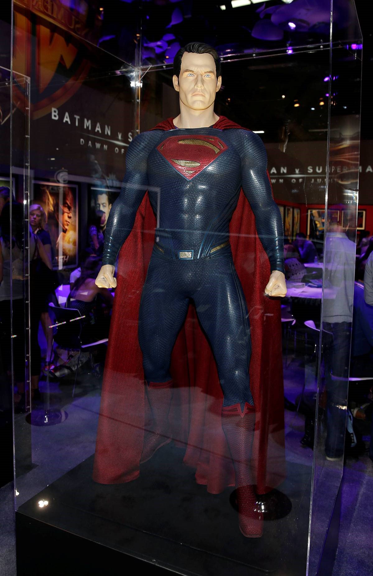 BATMAN v SUPERMAN photos de la licensing expo