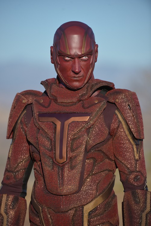 Supergirl Carton rouge pour Red Tornado